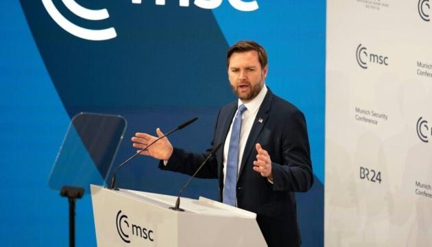 Венс зазначає, що США насправді конфліктують не з Іраном, а з ядерною програмою цієї країни.