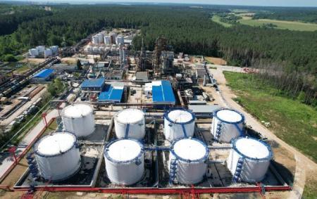 Росія готується до можливого нафтового шоку: вартість нафти може знизитися до 40 доларів за барель, згідно з даними розвідки.