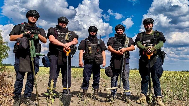 Протягом трьох років 410 рятувальників з Прикарпаття виконували свої обов'язки в зонах, що знаходяться поблизу фронту.