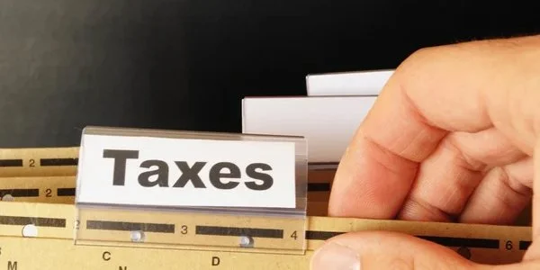 Чотири галузі економіки принесли понад 50% податкових доходів, згідно з даними Державної податкової служби.