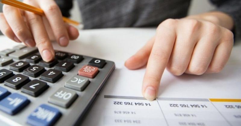 Протягом року надходження від податку на доходи фізичних осіб підвищилися на 18%. Які області демонструють найкращі показники?