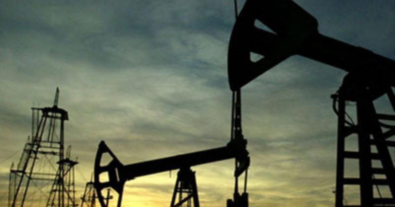 Вплив санкцій: У Росії спостерігається хвиля банкрутств нафтових компаній через зниження цін на нафту.