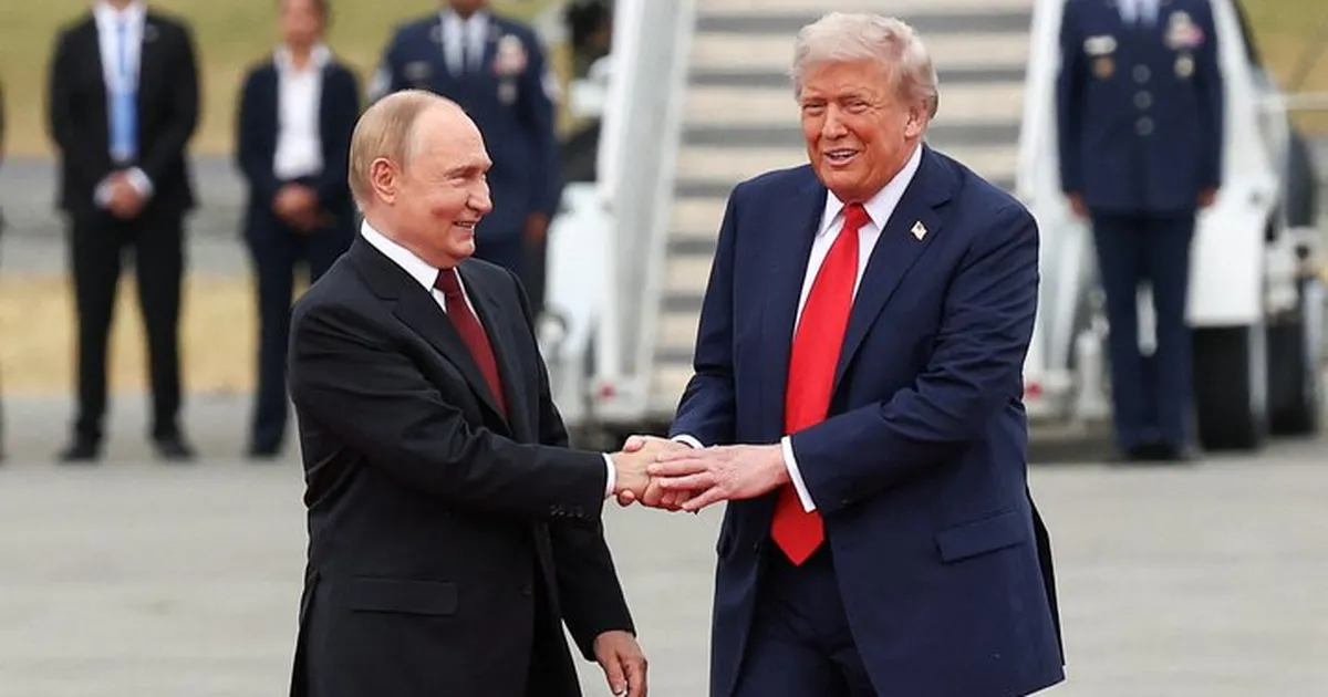 Можливо, Путін насправді прагне не придбати Україну за 13 трильйонів, а зацікавлений у Трампі?