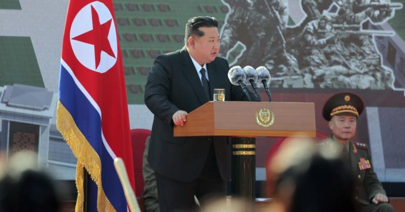 Згідно з інформацією Bloomberg, валютні надходження Північної Кореї досягли історичного максимуму завдяки угодам з постачання зброї до Росії та діяльності хакерів.