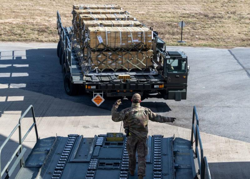 Захід зменшує підтримку Україні у найгірший для себе час: аналітики озвучили тривожні прогнози.