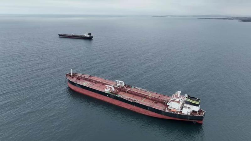 Велика Британія планує ввести обмежувальні заходи щодо 100 нафтових танкерів, що належать до 