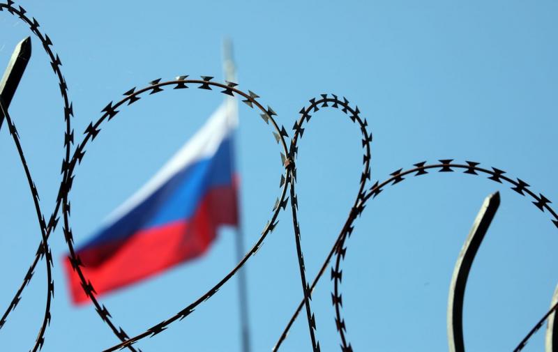 Європейський Союз обмірковує можливість запровадження повного торгового ембарго щодо Росії, повідомляє видання Politico.