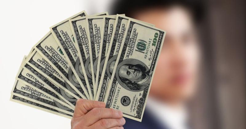 Курс валют в Україні: долар готує приємний 