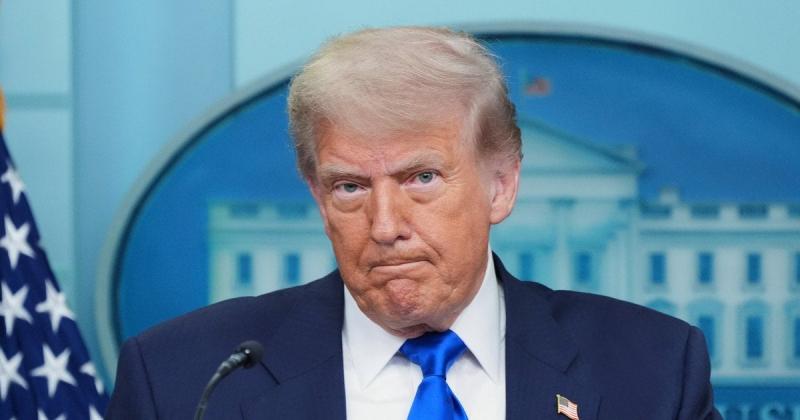 Трамп відмовився бути головним посередником у глобальних справах: Портников зазначає ризики хаосу та конфліктів.