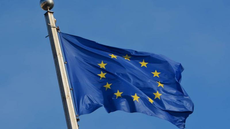 Європейський Союз вивчає варіант заснування фонду на підтримку України обсягом 100 мільярдів євро, повідомляють ЗМІ.