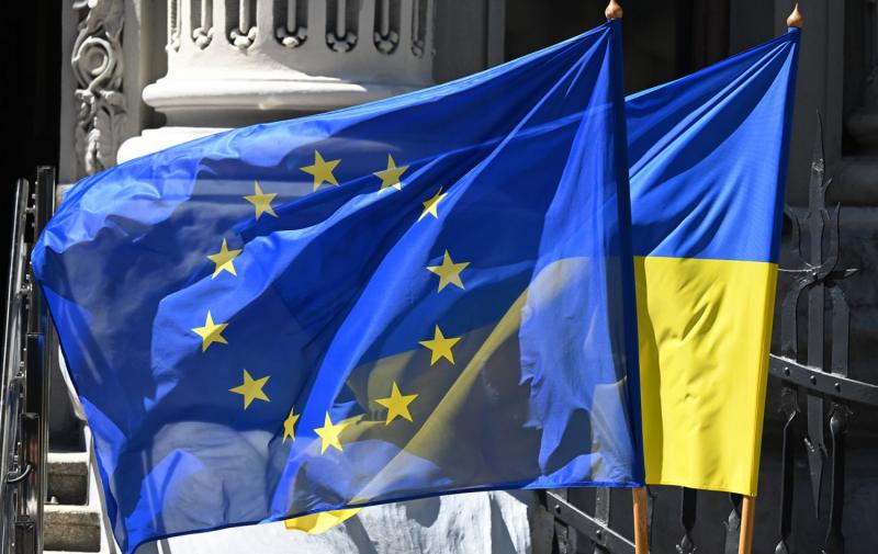 Європейський Союз планує виділити 100 мільярдів євро на підтримку України: деталі з'ясував Bloomberg.