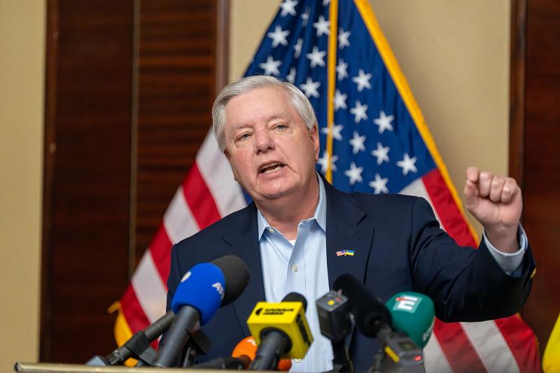 Путін вчинив колосальну помилку, оскільки до України надійде великий обсяг озброєння з США, — зазначив сенатор Грем. — Деталі на Експрес онлайн.
