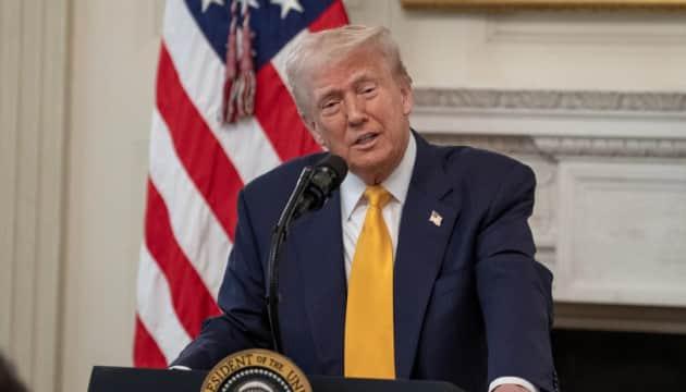 ЗМІ повідомляють, що Дональд Трамп досі впевнений у перемозі Росії у конфлікті з Україною.