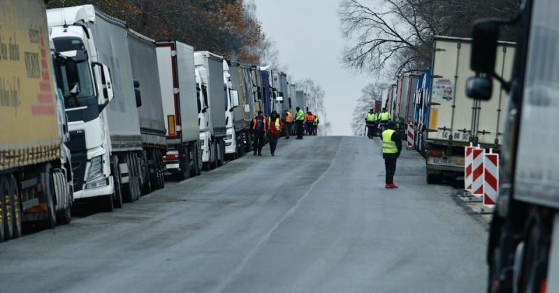 Україна стикається з ризиком транспортного колапсу: країні не вистачає 40 тисяч водіїв.