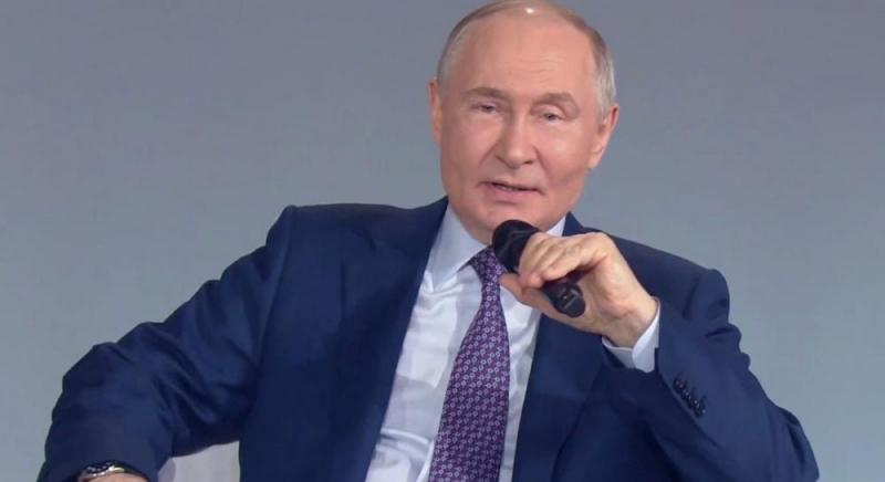 Трамп запрошує Путіна до переговорів про мир, але Кремль відкидає пропозицію: експерти Atlantic Council пояснили причини цього рішення.