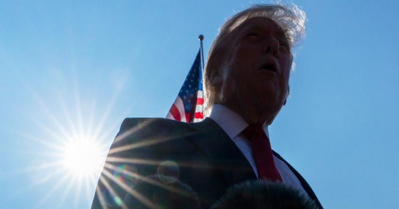 Трамп відповів на заяви Медведєва про можливу війну з США.