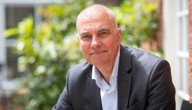 Аналітик Гаазького центру висловив скептицизм щодо можливості санкцій вплинути на позицію Путіна, наголосивши на необхідності знищення економічної основи Росії.