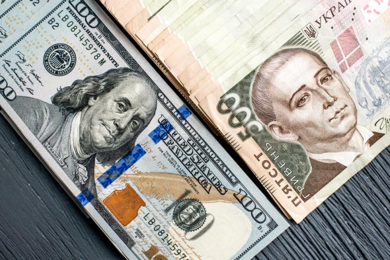 Чи варто очікувати на ослаблення гривні восени: які наміри має НБУ?