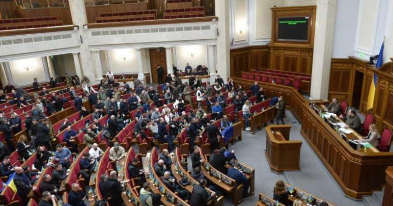 Заробітки державних службовців в Україні: які регіони пропонують найвищі оклади?