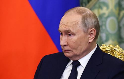 У виданні Politico розглянули фактори, які, ймовірно, вплинуть на відмову Путіна від зустрічі з Зеленським.