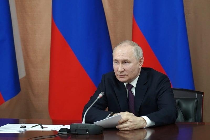 Як Росія відзначає день народження диктатора відповідно до плану Кремля.