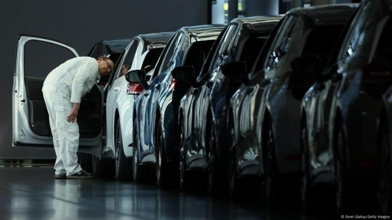 Прибули: Мерц організував зустріч для обговорення кризи в автомобільній промисловості Німеччини.