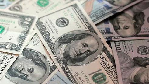 Долар США зменшує свою вартість відносно євро та фунта стерлінгів, тоді як залишається на стабільному рівні по відношенню до єни.