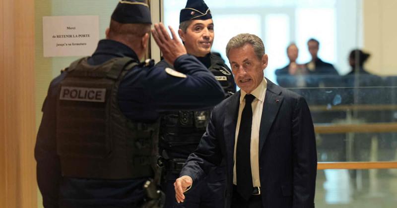 Тюрма для президента: як вирок Саркозі впливає на політичну ситуацію у Франції.