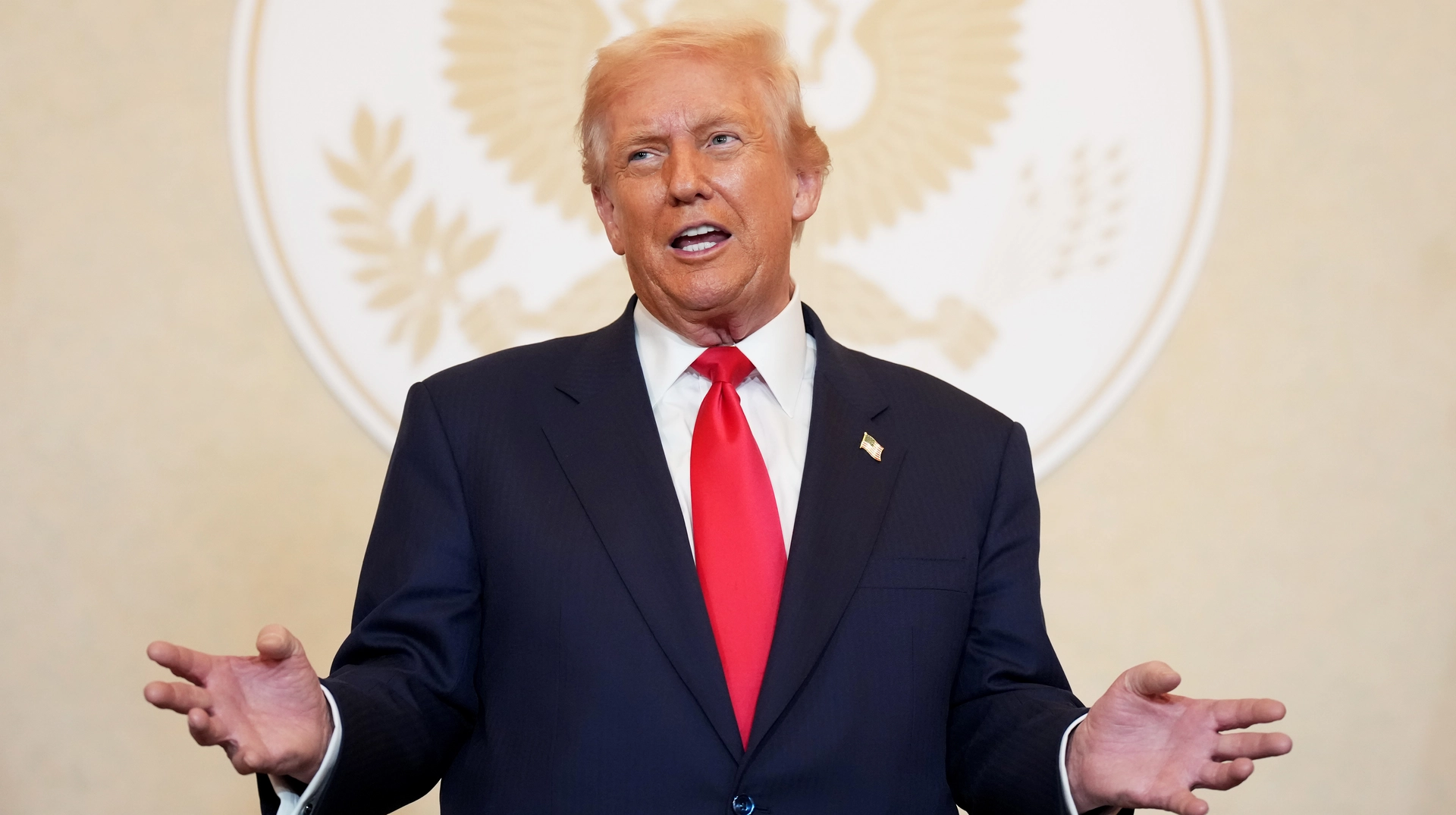 Сполучені Штати працюють над військовими планами для усунення Мадуро з посади: Трамп має інтерес до венесуельської нафти, повідомляє NYT.