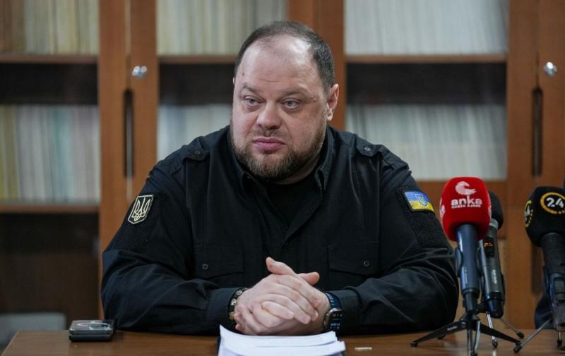 Рада вирішила призупинити свою діяльність у зв'язку зі скандалом в 