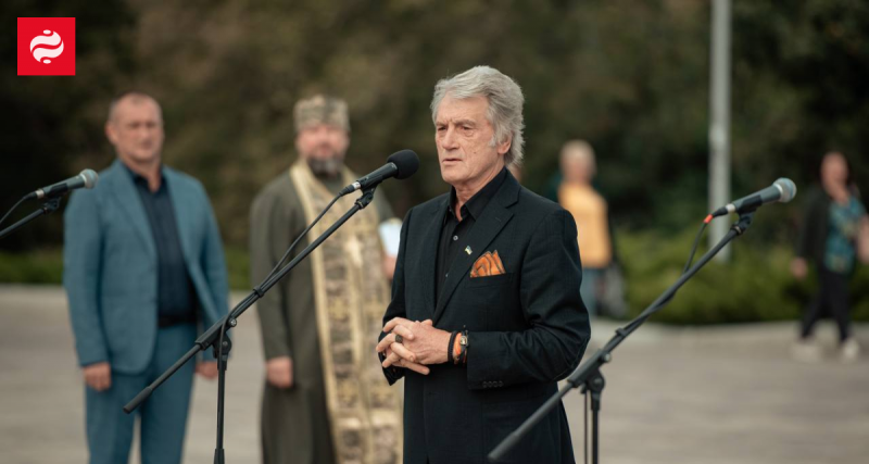 Ющенко: Путін здійснює важливу справу. Він веде Росію до руйнування через хаос.