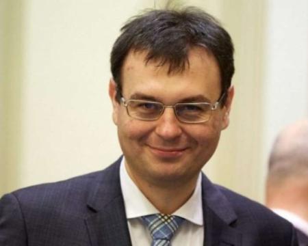 Заробітки в Україні: Гетманцев розкрив реальну причину їхнього зниження.