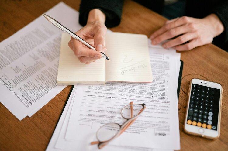 Які причини та цілі підвищення податкової свідомості в Україні?