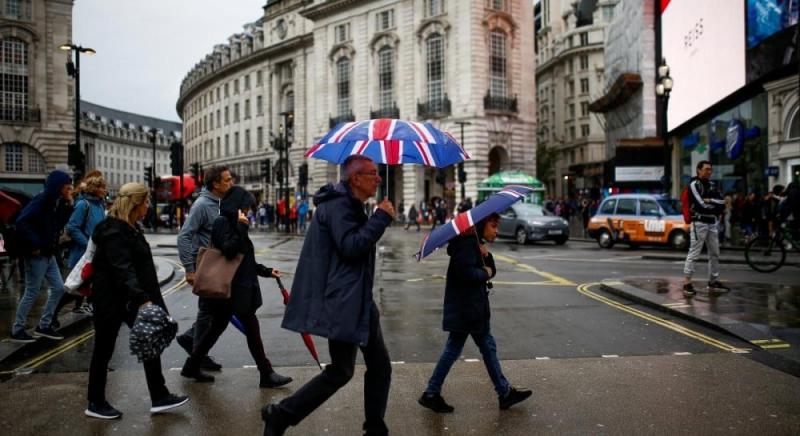 Критична ситуація з вартістю життя ставить під загрозу стабільність урядів у США та Європі, - повідомляє видання Politico.