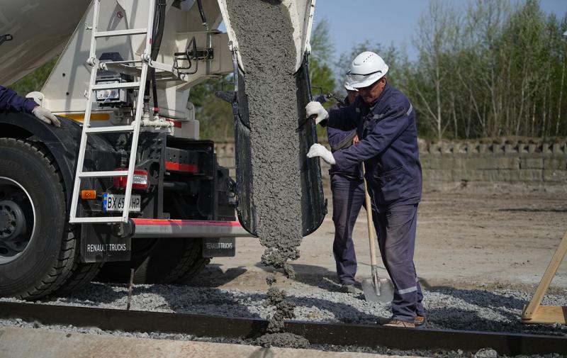 Завдання, яке не під силу штучному інтелекту: чому фірми активно шукають досвідчених будівельників.