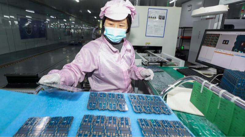 Промислові прибутки Китаю зазнали рекордного падіння протягом року.