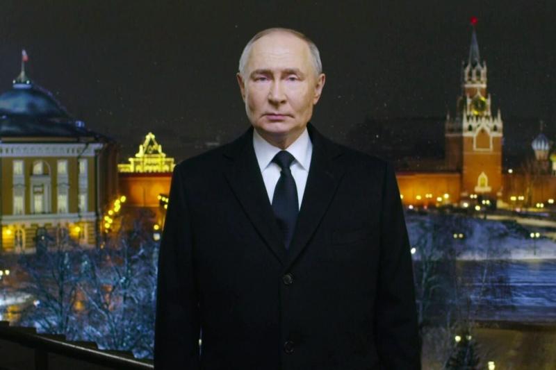 Путін зробив своє найстисліше новорічне звернення з початку війни: про що він говорив?