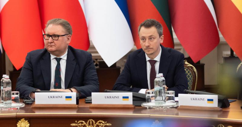 Економічна угода в рамках мирного пакету передбачатиме наявність як безповоротних допомог, так і кредитних ресурсів, зазначив Соболев.