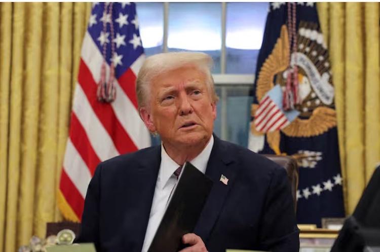 Трамп попередив Кубу про можливе зупинення нафтових поставок та закликав до укладення угоди.