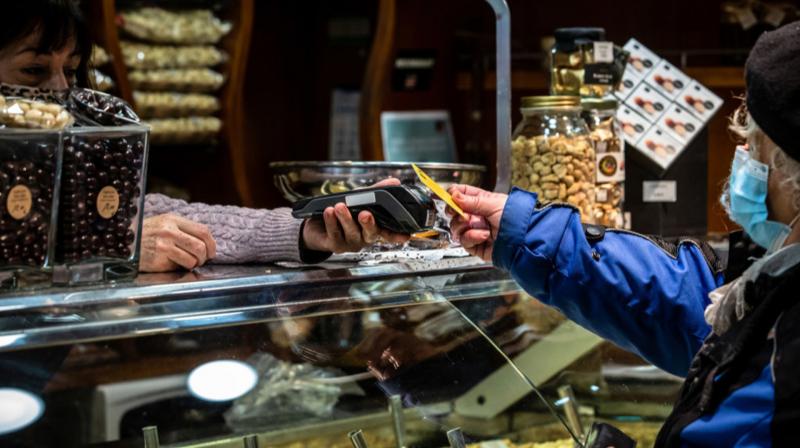 Відтепер у мережах АТБ та ще трьох інших магазинах доступні оплати за допомогою 