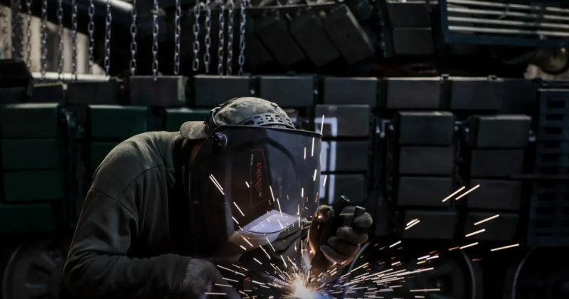 Уряд оновив регламенти щодо бронювання працівників підприємств оборонно-промислового комплексу -- Delo.ua