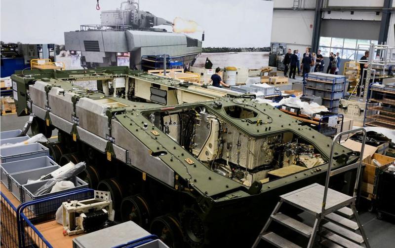 Замість Porsche та Mercedes-Benz тепер будуть виробляти броньовані транспортні засоби.