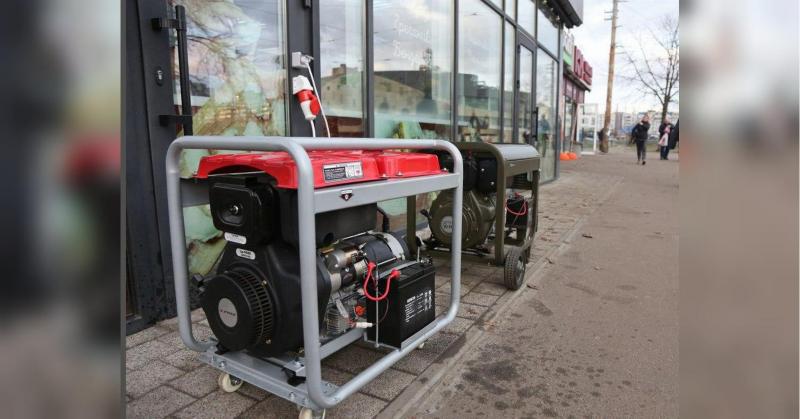 Примусове стягування коштів за послуги: українцям почали виставляти рахунки за використання генераторів – чи є це законним?