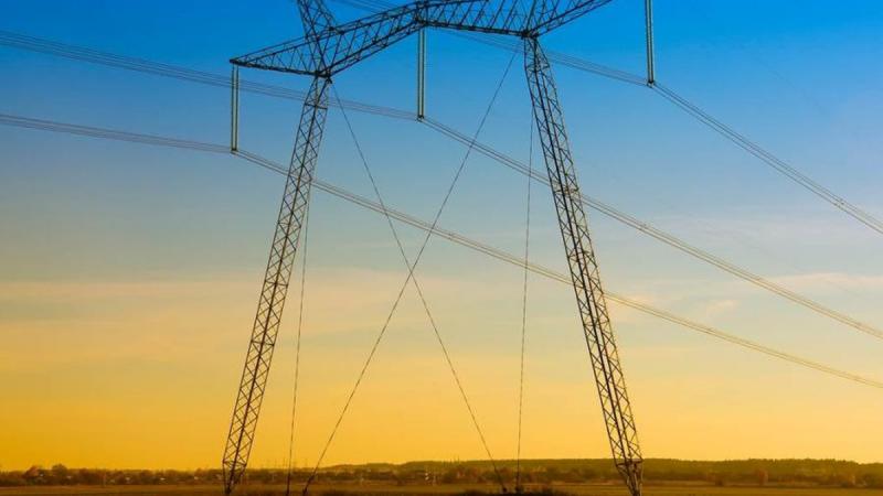 Глава Міністерства енергетики України повідомив, що дефіцит електричної енергії в країні через підвищення температури знизився з 5-6 ГВт до 4,3-4,5 ГВт.