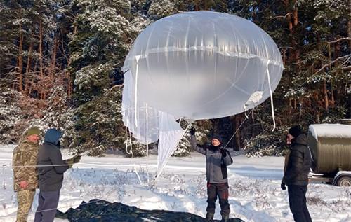 Україна впроваджує технології, які виникли ще в епоху Французької революції, особливо для здійснення атак на глибокі позиції Росії, повідомляє WSJ.