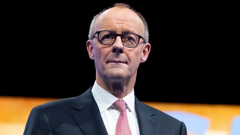 Мерц звертає увагу на небезпеки, пов'язані з 