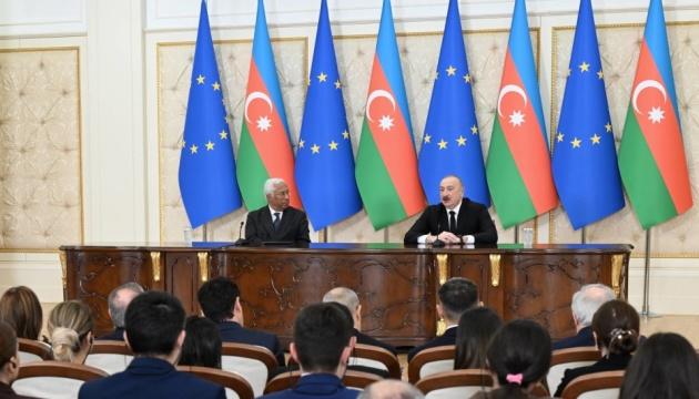 Європейський Союз і Азербайджан мають намір укріпити свою співпрацю у сфері оборони та безпеки, заявив Кошта.