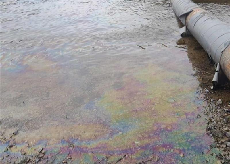 Наслідки агресії Росії: у трьох регіонах виявлено нафтові забруднення у Дністрі.