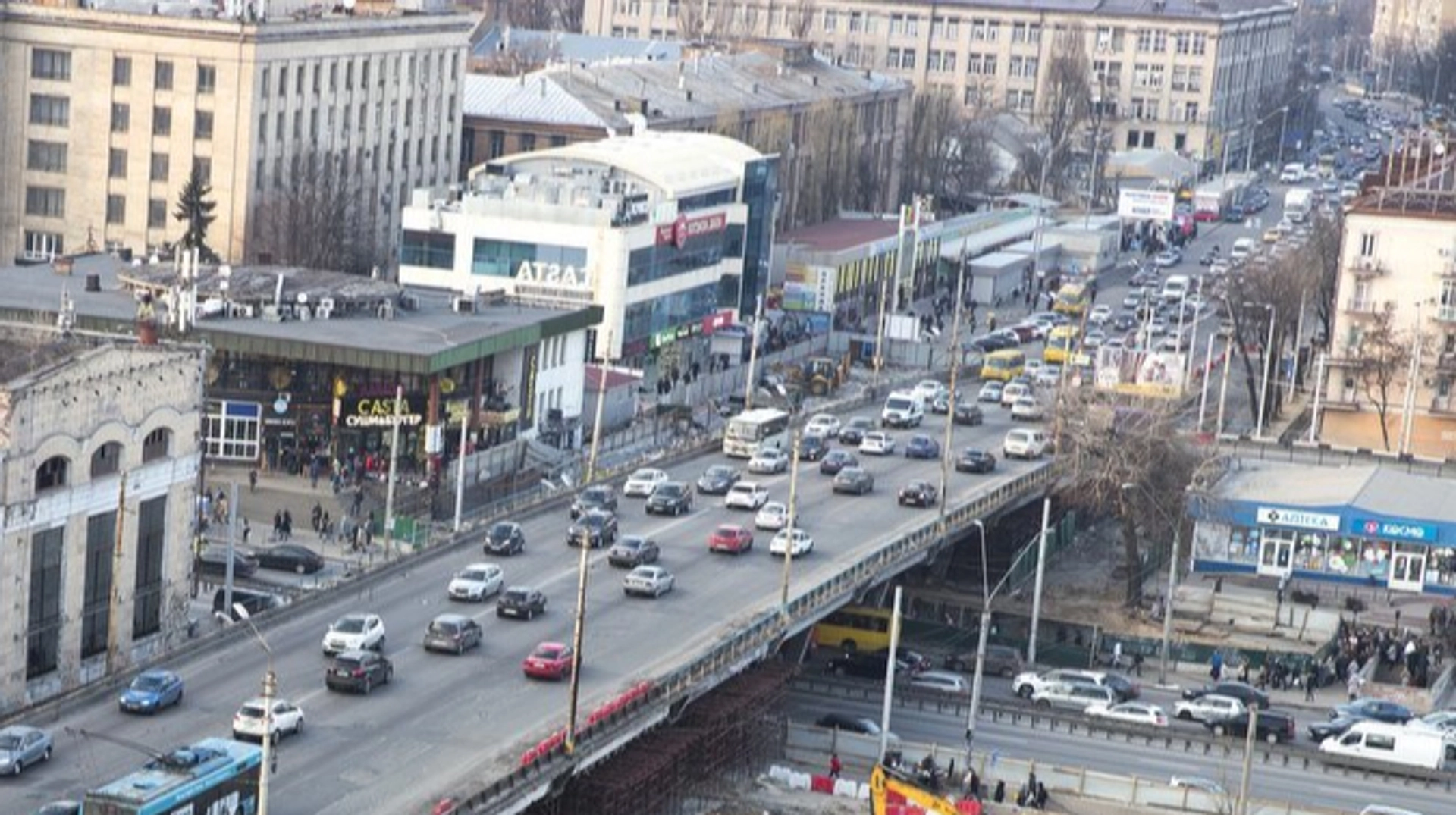 Вирішення енергетичної кризи: Міжнародна енергетична агенція рекомендує водіям зменшити швидкість.