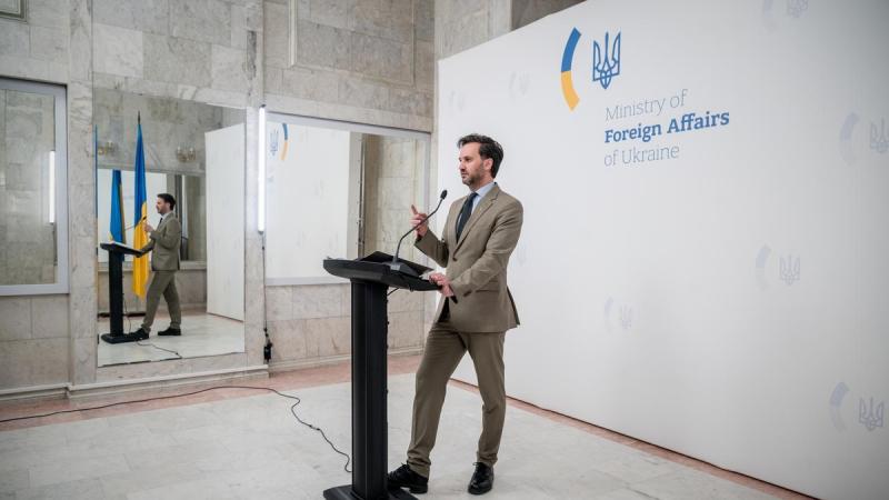 Постачання газу з Угорщини продовжуються, проте якщо Орбан реалізує своє рішення, Будапешт може втратити більше ніж $1 мільярд, зазначили в Міністерстві закордонних справ України.